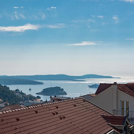 Apartments Mazuran Хвар Екстериор снимка